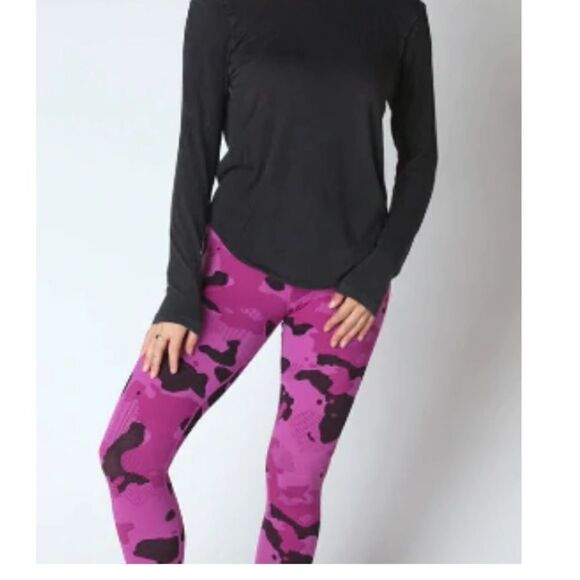 Avocado Leggings Camo hi rise size XS Small pink Retired active compression - Picture 1 of 9